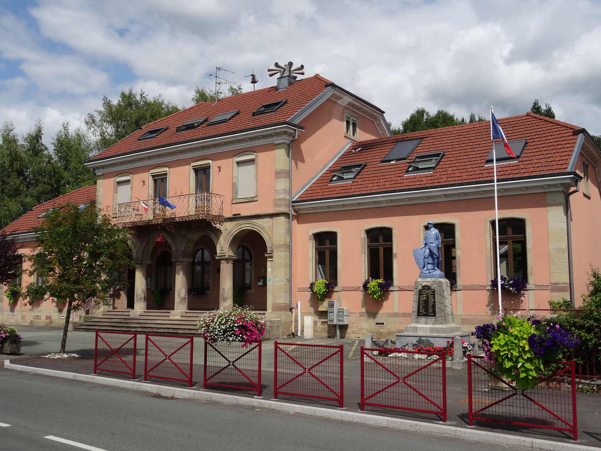  Town Hall in Foussemagne